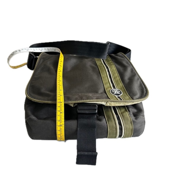 Crumpler Unisex Lightweight Friday Nylons Vertical Messenger Laptop Bag - Picture 14 of 17